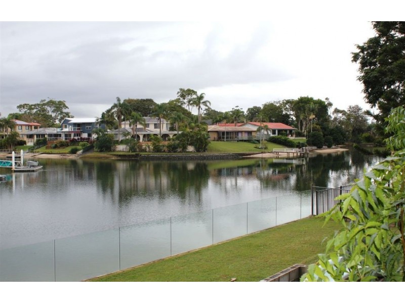 19 Alma Street, Broadbeach Waters QLD 4218