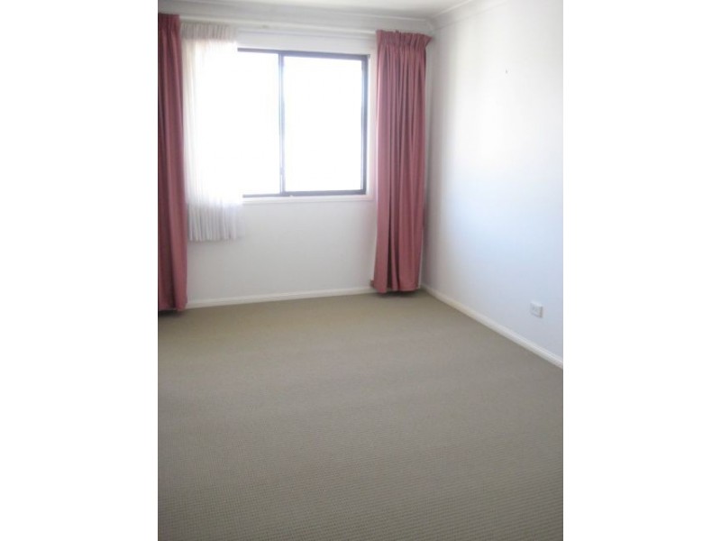 379 Rio Vista Blvd, Mermaid Waters QLD 4218