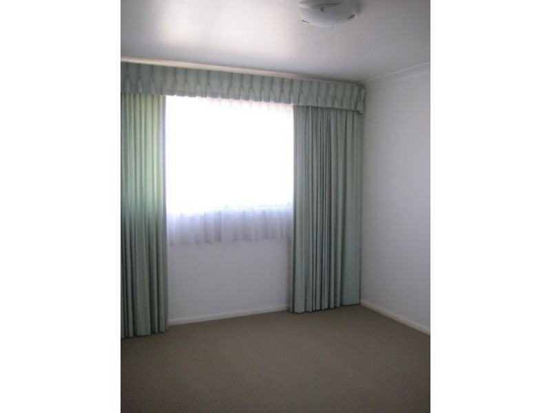 379 Rio Vista Blvd, Mermaid Waters QLD 4218