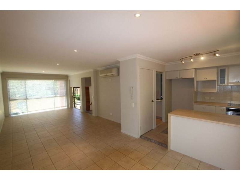 @/20 Fairway Drive, Clear Island Waters QLD 4226