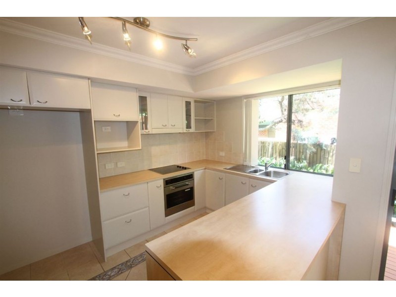 @/20 Fairway Drive, Clear Island Waters QLD 4226