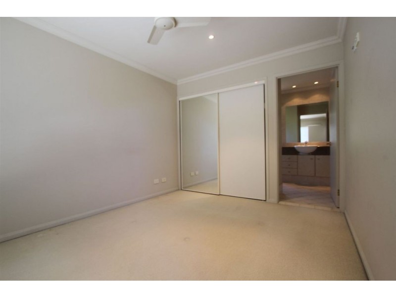 @/20 Fairway Drive, Clear Island Waters QLD 4226