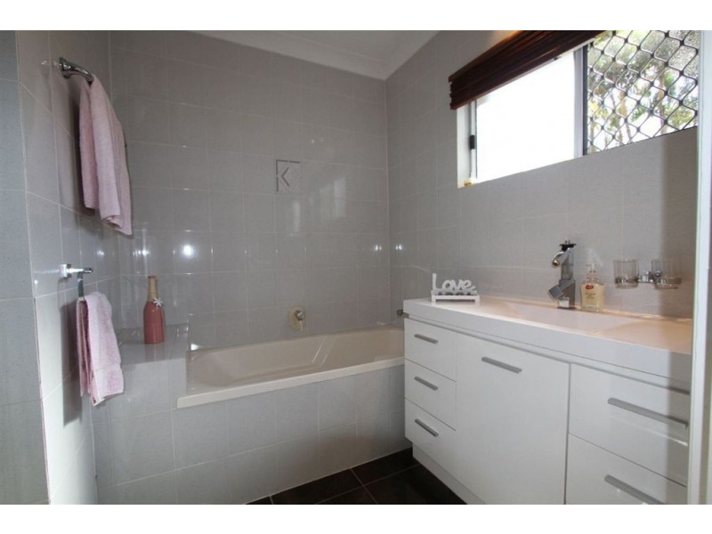 36/24 Ron Penhaligon Way, Robina QLD 4226