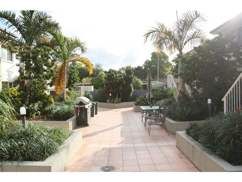 @/129 Currumburra Road, Ashmore QLD 4214