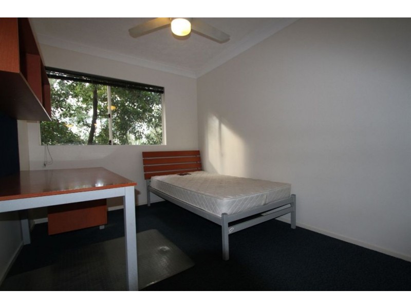 @/129 Currumburra Road, Ashmore QLD 4214