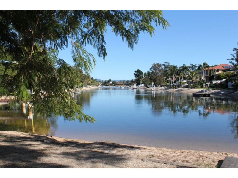 19 Holland Court, Broadbeach Waters QLD 4218