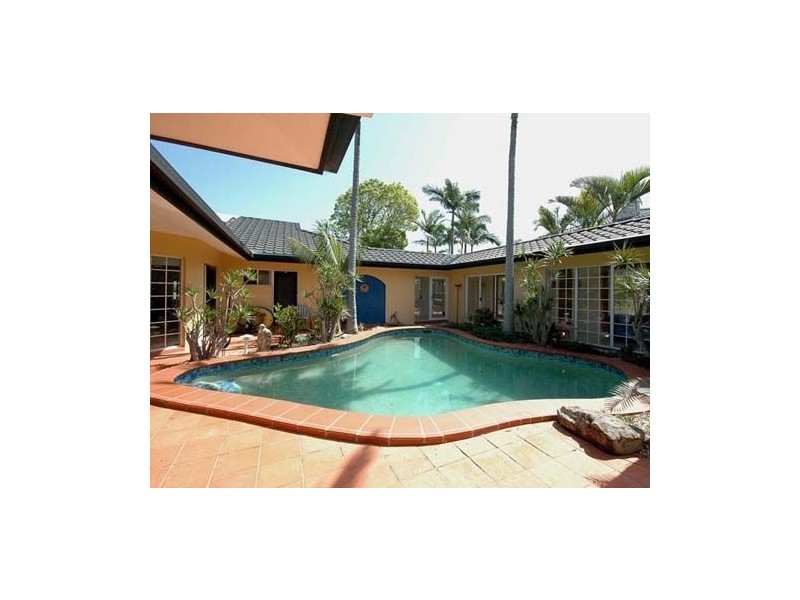 69 Allambi Avenue, Broadbeach Waters QLD 4218