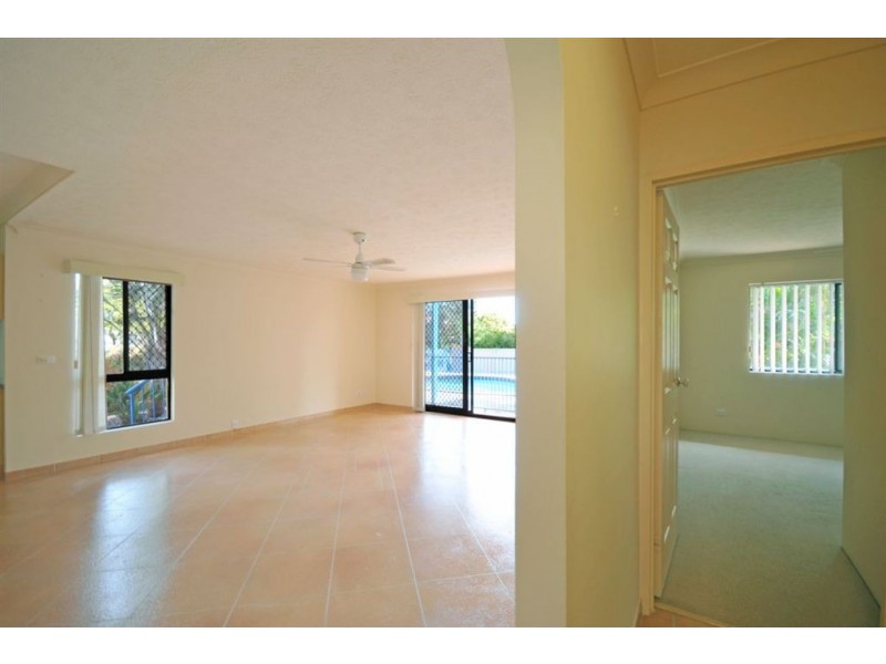 1/20 Duet Drive, Mermaid Waters QLD 4218