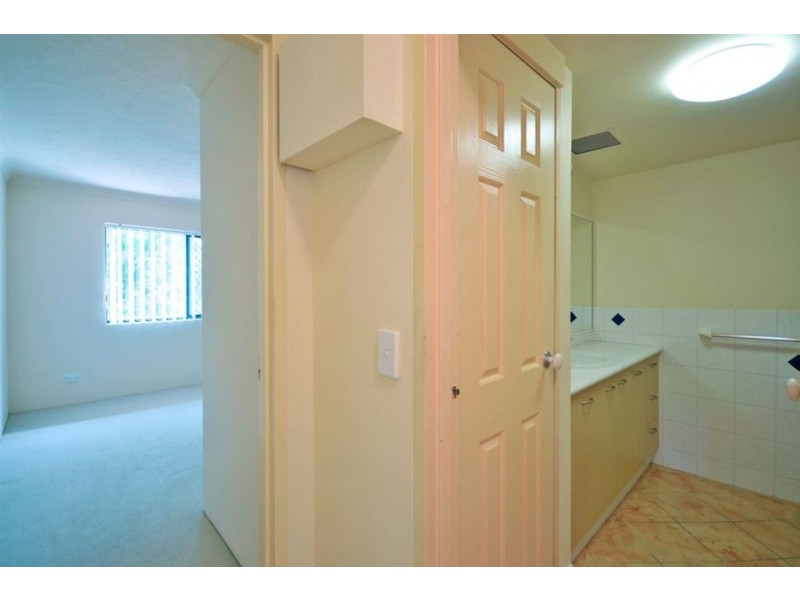 1/20 Duet Drive, Mermaid Waters QLD 4218