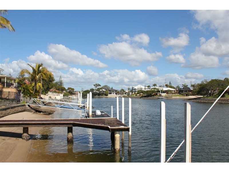 13 Allambi Avenue, Broadbeach Waters QLD 4218