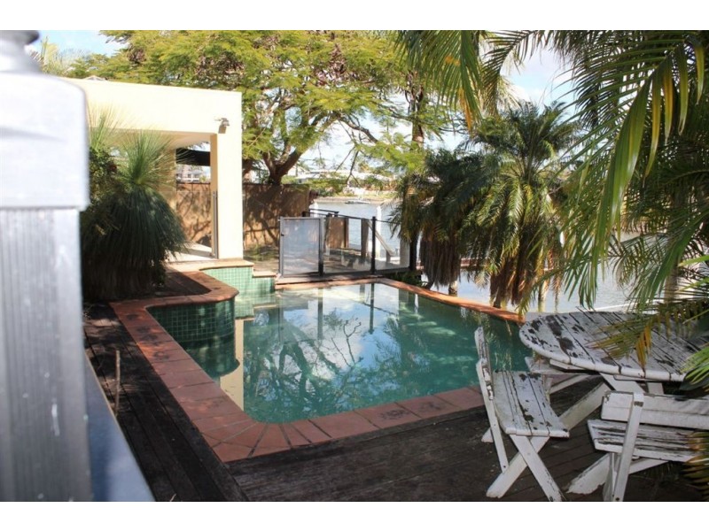 13 Allambi Avenue, Broadbeach Waters QLD 4218