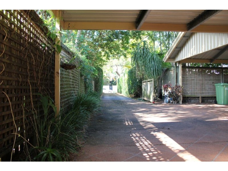 13 Allambi Avenue, Broadbeach Waters QLD 4218