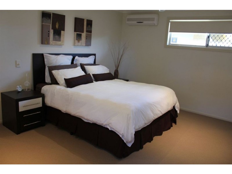 16 Sophie Avenue, Broadbeach Waters QLD 4218