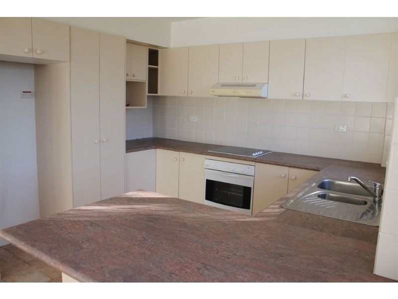 9/280 Hedges Avenue, Broadbeach QLD 4218