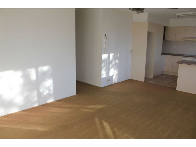 9/280 Hedges Avenue, Broadbeach QLD 4218