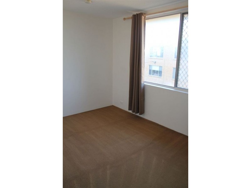 9/280 Hedges Avenue, Broadbeach QLD 4218