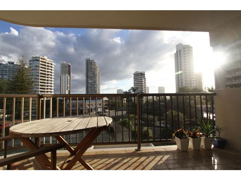 8/3645 Main Beach Parade, Main Beach QLD 4217