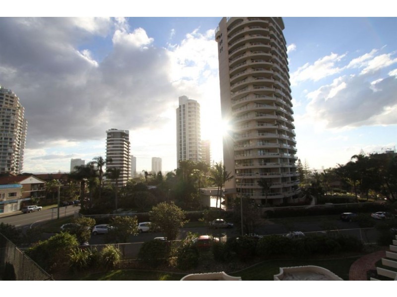 8/3645 Main Beach Parade, Main Beach QLD 4217