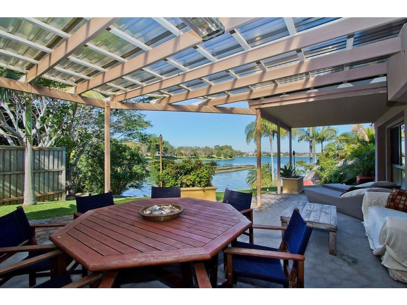 14 Haslewood Court, Mermaid Waters QLD 4218