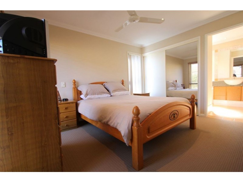 103/20 Fairway Drive, Clear Island Waters QLD 4226