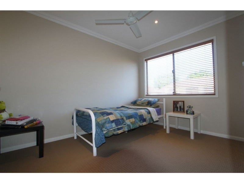 103/20 Fairway Drive, Clear Island Waters QLD 4226