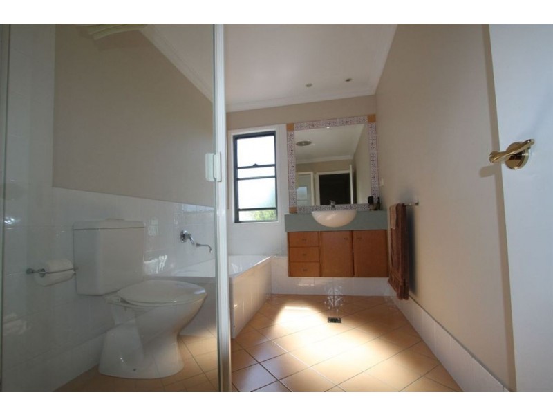 103/20 Fairway Drive, Clear Island Waters QLD 4226