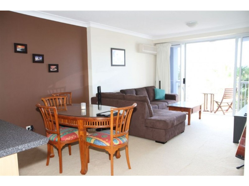 2037/2623 Gold Coast Highway, Broadbeach QLD 4218