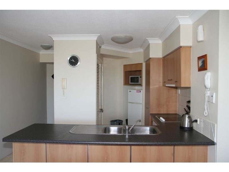 2037/2623 Gold Coast Highway, Broadbeach QLD 4218