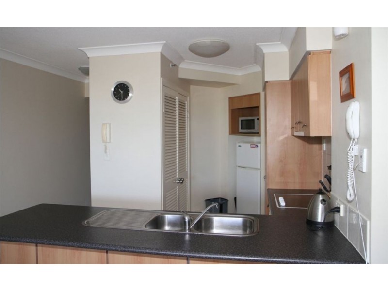 2037/2623 Gold Coast Highway, Broadbeach QLD 4218