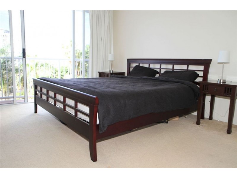 2037/2623 Gold Coast Highway, Broadbeach QLD 4218