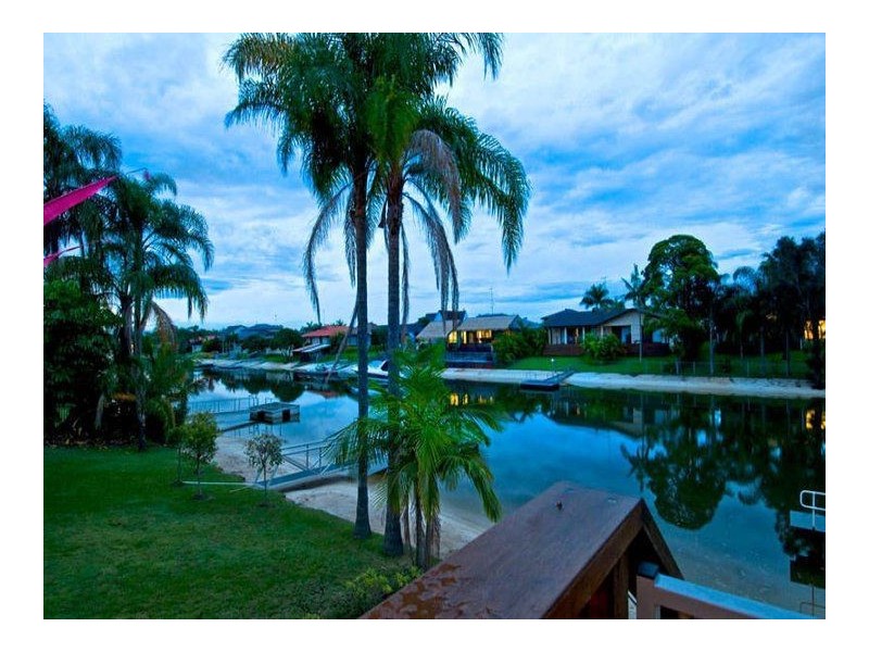 5 Goolagong Court, Broadbeach Waters QLD 4218