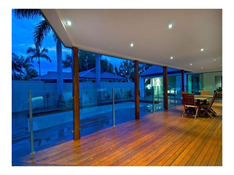 5 Goolagong Court, Broadbeach Waters QLD 4218