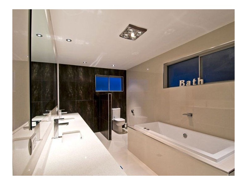 5 Goolagong Court, Broadbeach Waters QLD 4218