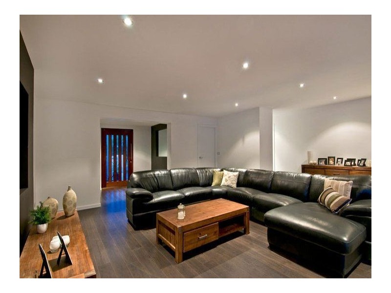 5 Goolagong Court, Broadbeach Waters QLD 4218