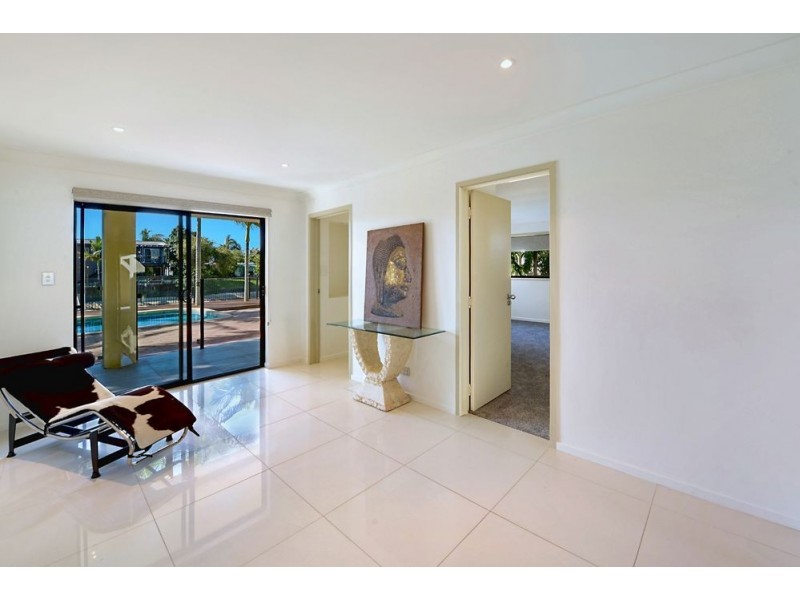 13 Poinciana Boulevard, Broadbeach Waters QLD 4218