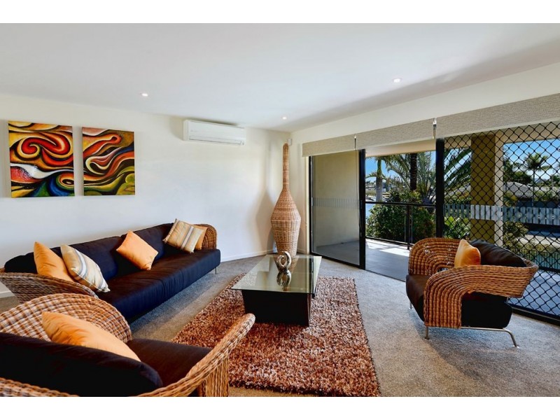 13 Poinciana Boulevard, Broadbeach Waters QLD 4218