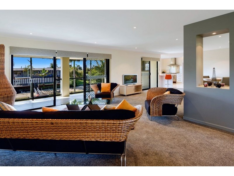 13 Poinciana Boulevard, Broadbeach Waters QLD 4218