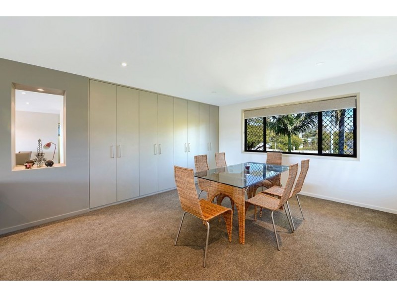 13 Poinciana Boulevard, Broadbeach Waters QLD 4218