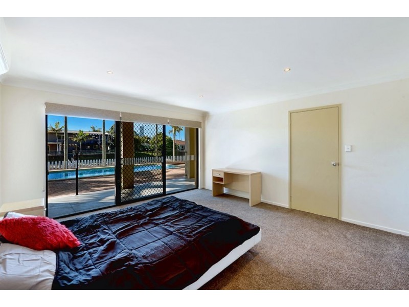 13 Poinciana Boulevard, Broadbeach Waters QLD 4218