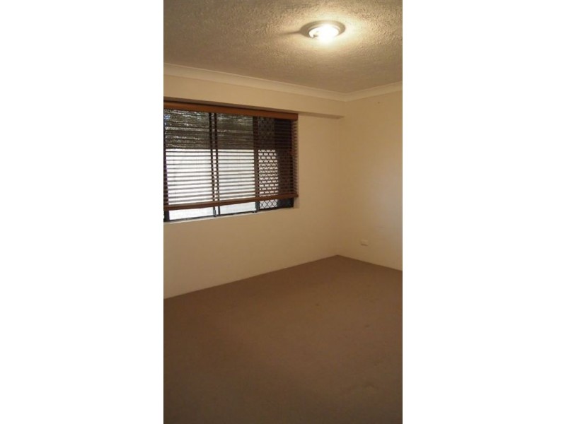 2/40 Oceanic Drive, Mermaid Waters QLD 4218