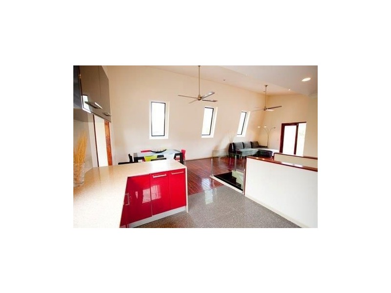 19 Winani Drive, Ashmore QLD 4214