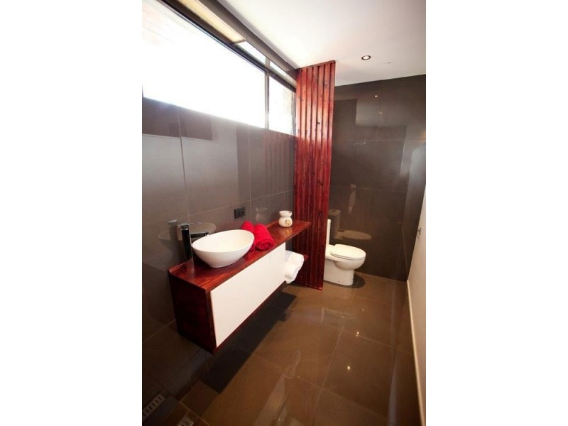 19 Winani Drive, Ashmore QLD 4214