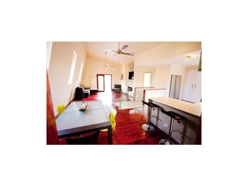 19 Winani Drive, Ashmore QLD 4214