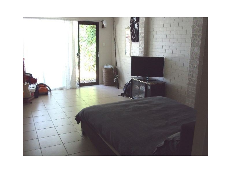 11 Nundah Avenue, Miami QLD 4220