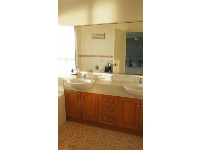 11 Washington Court, Varsity Lakes QLD 4227