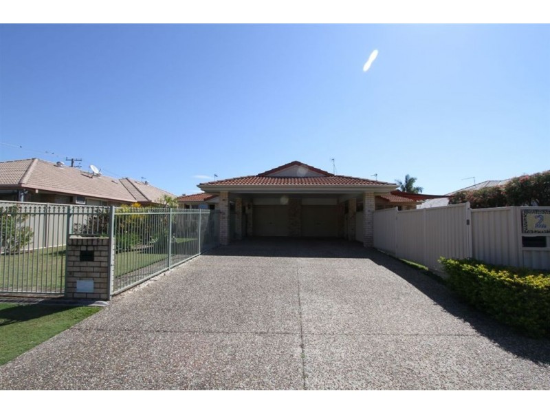1/4 Gemma Glade, Labrador QLD 4215