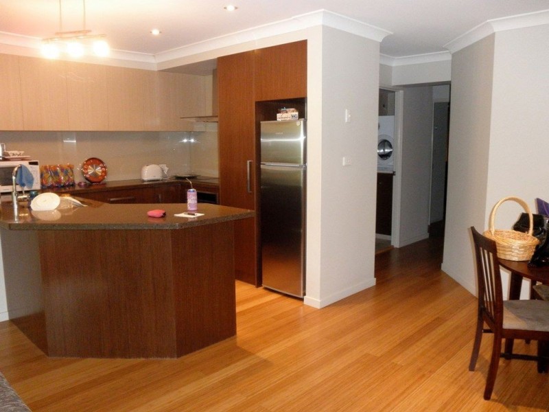 42/27 Wharf Road, Broadbeach QLD 4218