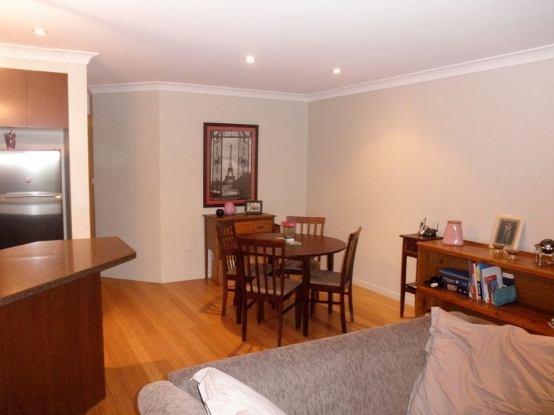 42/27 Wharf Road, Broadbeach QLD 4218