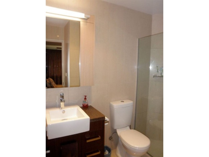 42/27 Wharf Road, Broadbeach QLD 4218