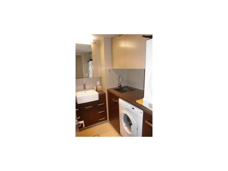 42/27 Wharf Road, Broadbeach QLD 4218